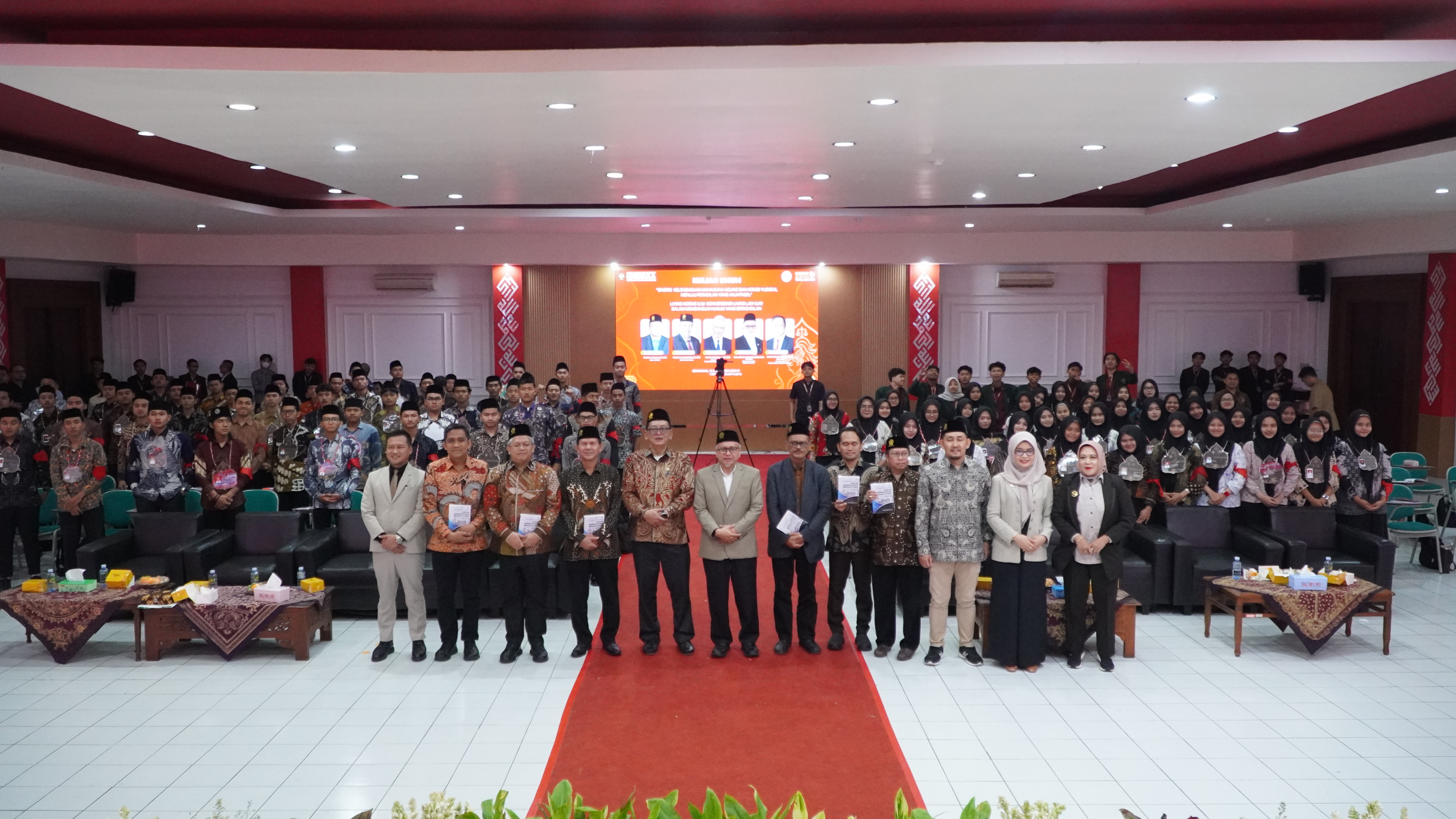 FH Unissula Gelar Kuliah Umum Sambut Mahasiswa Baru